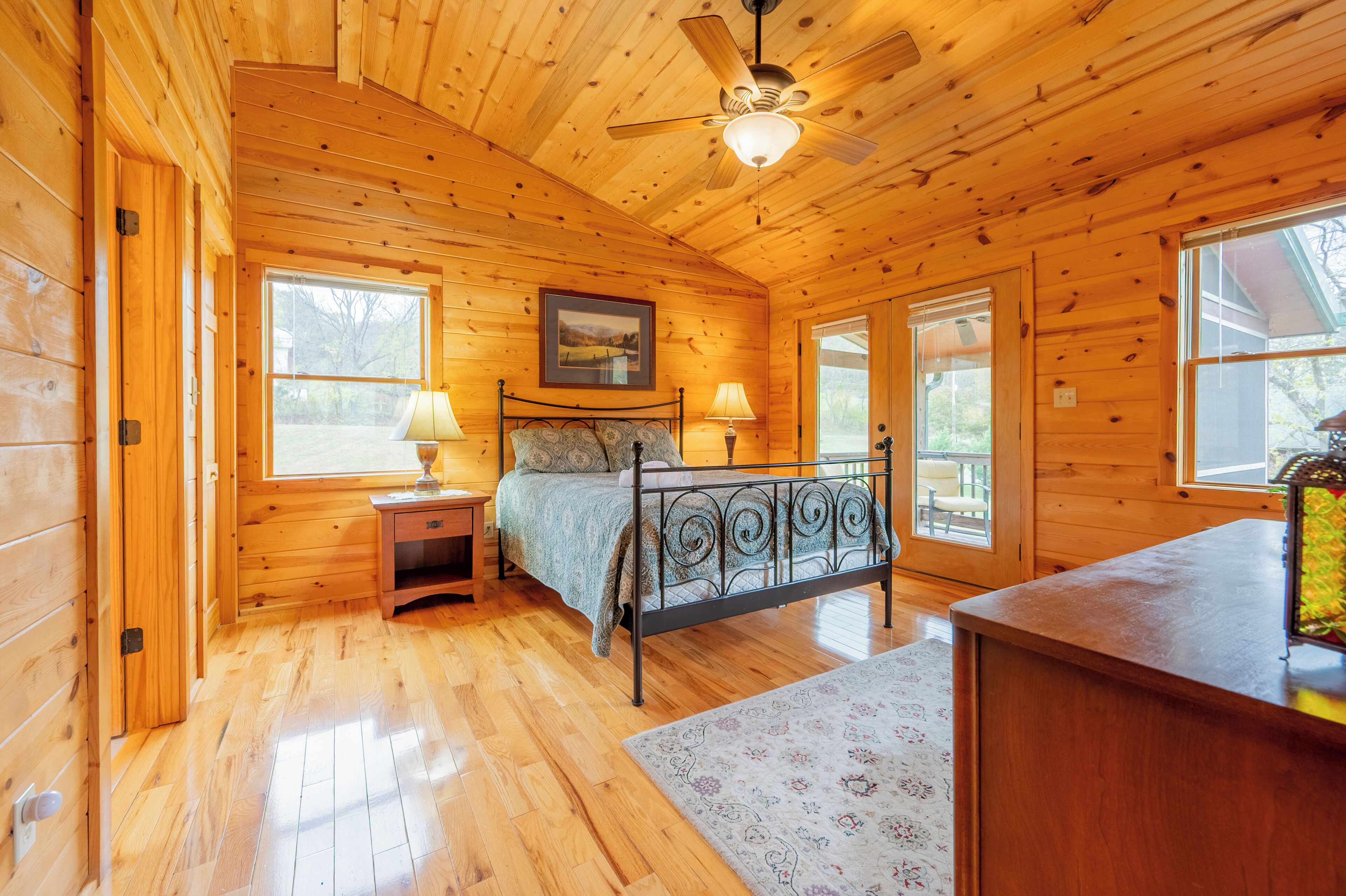 3 bedrooms, desk, iron/ironing board, free WiFi