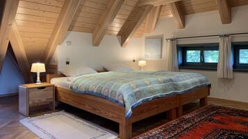 2 habitaciones, tabla de planchar con plancha, wifi y ropa de cama