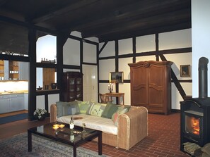 Fernseher, Kamin, DVD-Player, Tischtennisplatte