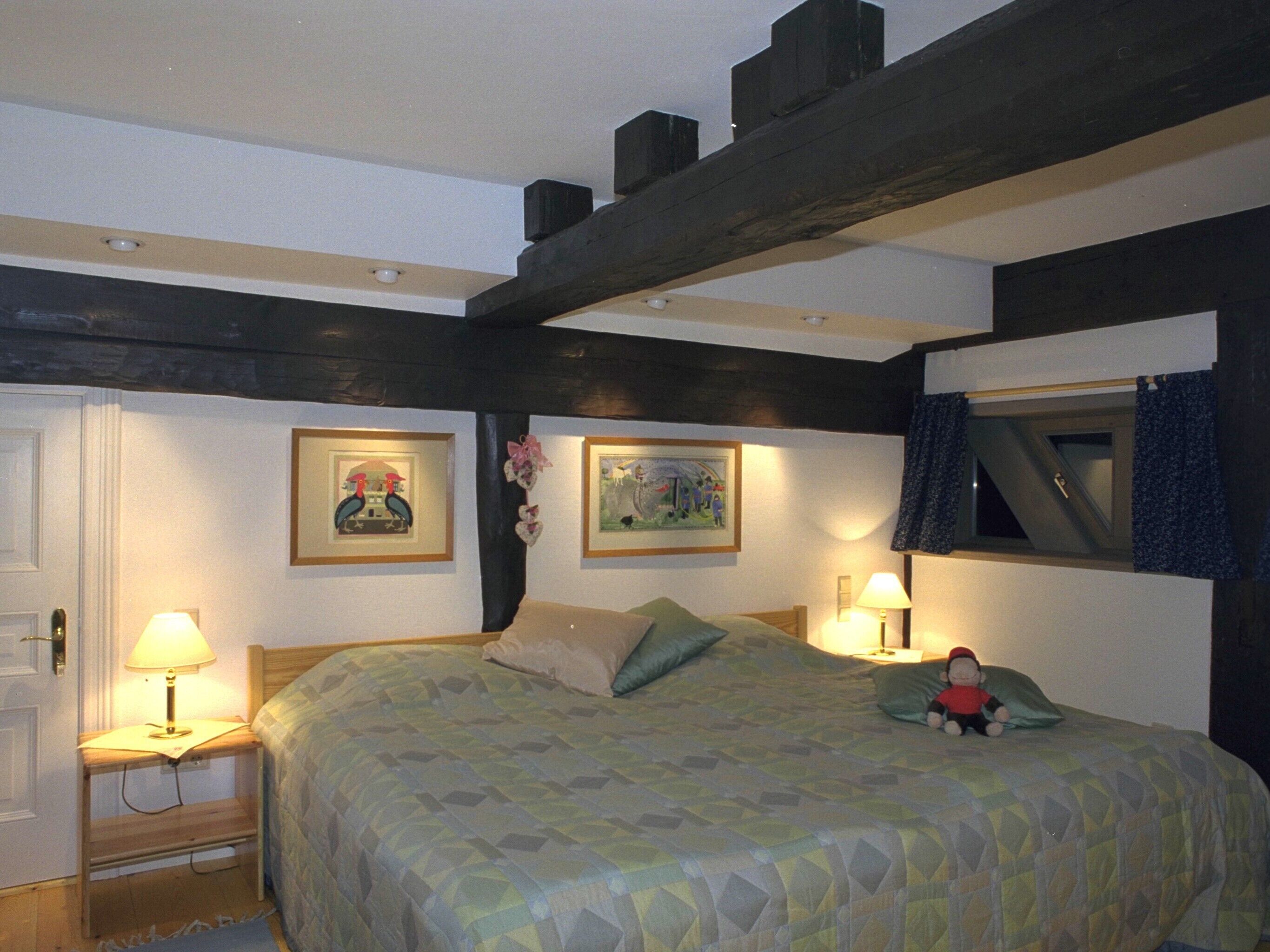 9 bedrooms, desk, iron/ironing board, WiFi