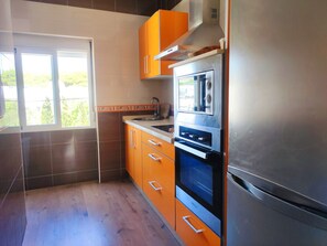 Frigorifero, microonde, forno, macchina per tè/caffè