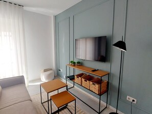 TV - Comfortable and peaceful apartment in the heart of Seville (Sevilla)