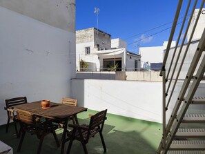 屋外ダイニングエリア