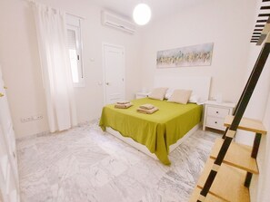 1 bedroom, free WiFi - Cozy Apartment in Seville Old Town - Near Town Hall (Sevilla)
