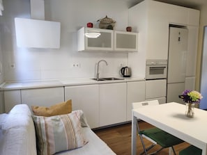 Interior - Central Seville Apartment with Parking Included (Sevilla)