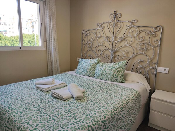 2 bedrooms, WiFi (free)