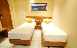 Desk, free WiFi - Hotel Valley Vista (Visakhapatnam)