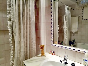 Hair dryer - Authentic Sevillian Apartment in Historic Seville Center (Sevilla)