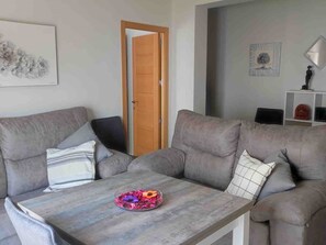 TV - Bright Apartment in Triana, Seville (Sevilla)