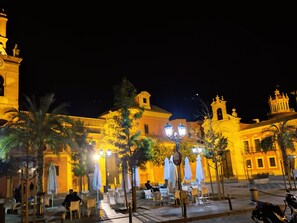 Outdoor dining - Beautiful apartment in Seville's historic center (Sevilla)