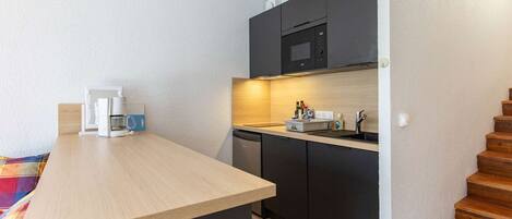 Fridge, microwave, stovetop, toaster