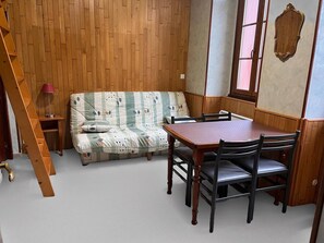 Interior - Studio with mezzanine for 4 people, ski locker, near the city center (Cauterets)
