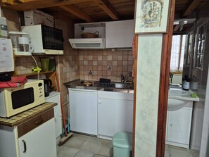 Wasserkocher mit Kaffee-/Teezubehör