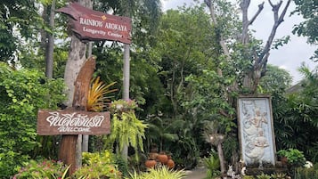 Room, 1 Bedroom, Accessible, Smoking | Property grounds