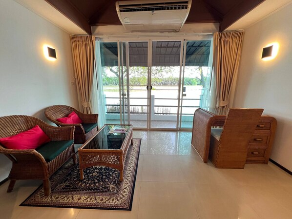 Living room - Rainbow Arokaya Welness Resort (Khlong Khuean)