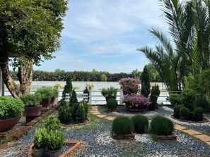 Room, 1 Bedroom, Accessible, Smoking | Property grounds