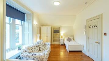 5 bedrooms, iron/ironing board, travel crib, WiFi