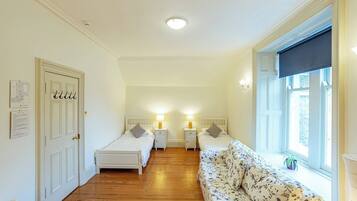 5 bedrooms, iron/ironing board, travel crib, WiFi