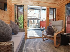 Living area - 127 Bellhouse Way (York)