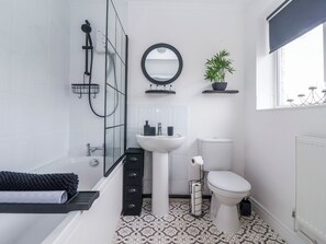 Bathroom - 127 Bellhouse Way (York)