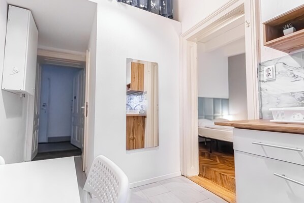 基本公寓 | 私人廚房 | 雪櫃、微波爐、爐具、廚房用具/餐具/器皿