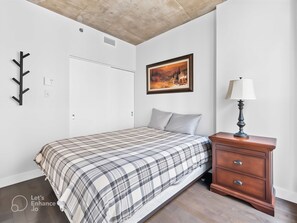 1 chambre, fer et planche à repasser, accès à Internet, literie fournie