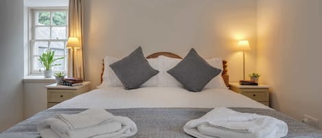 4 bedrooms, iron/ironing board, travel cot, WiFi