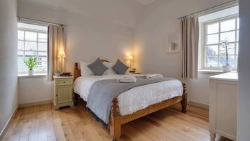 4 bedrooms, iron/ironing board, travel crib, WiFi