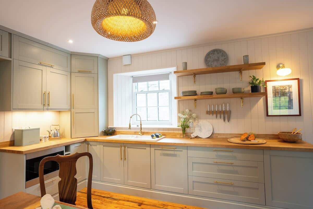 ثلاجة، ميكروويف، فرن، موقد طهي مسطح