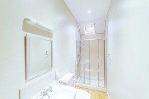 تجهيزات دش، مجففات شعر، مناشف