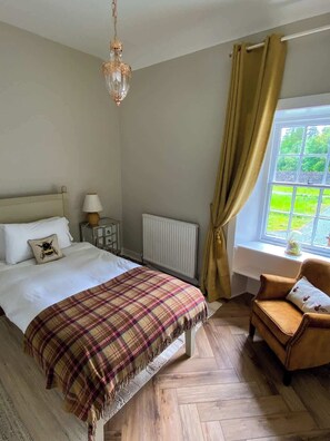 3 bedrooms, iron/ironing board, travel crib, WiFi