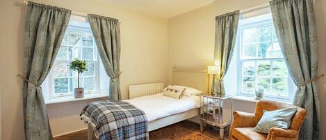 3 bedrooms, iron/ironing board, travel cot, WiFi