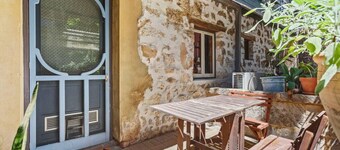The Freo Stables: 2-BR Stylish Stay