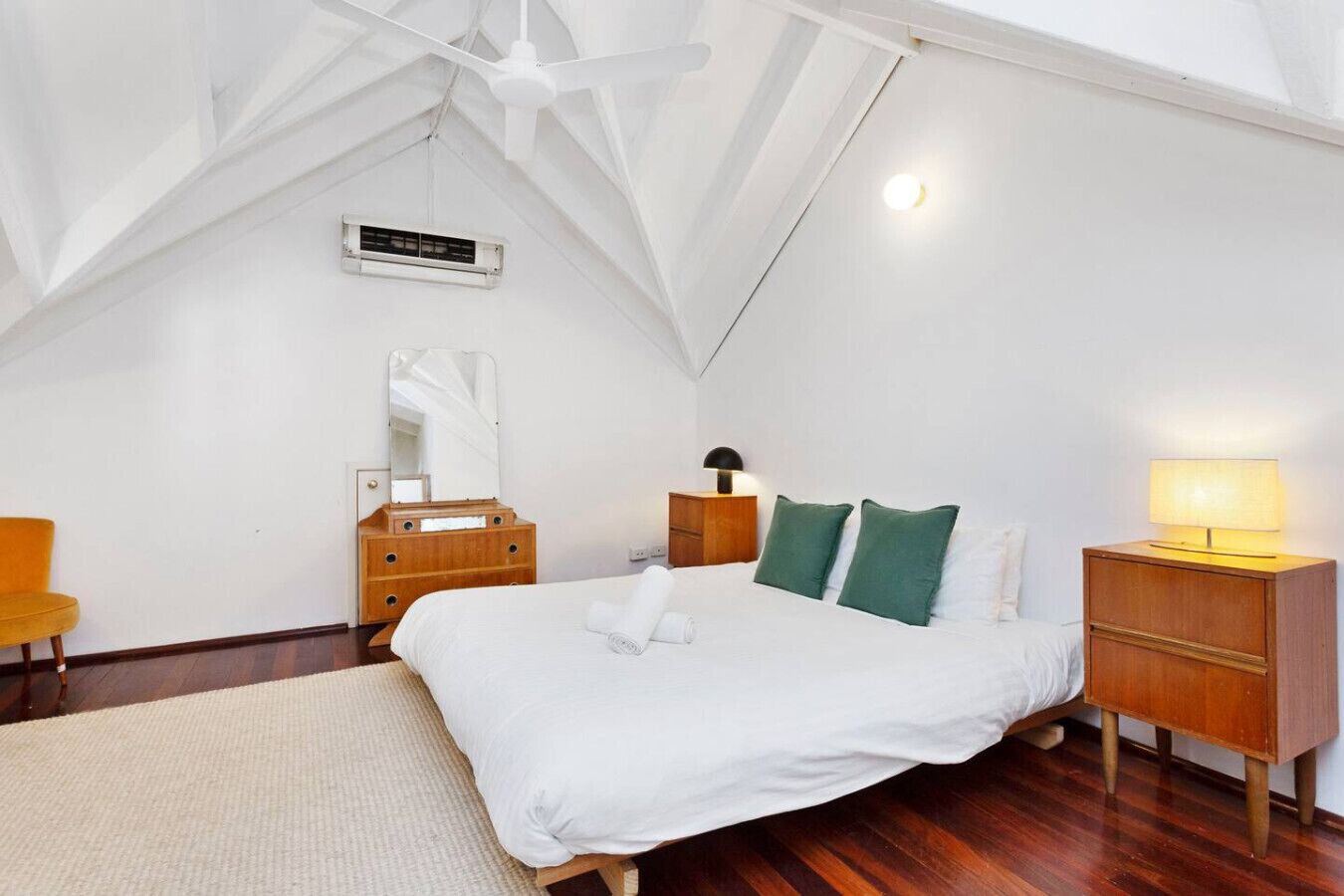 2 chambres, bureau, Wi-Fi, draps fournis