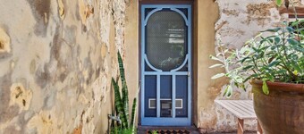 The Freo Stables: 2-BR Stylish Stay