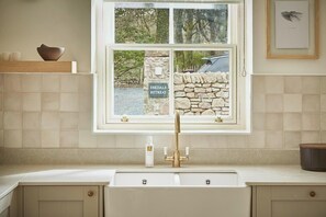 Sèche-cheveux, serviettes fournies