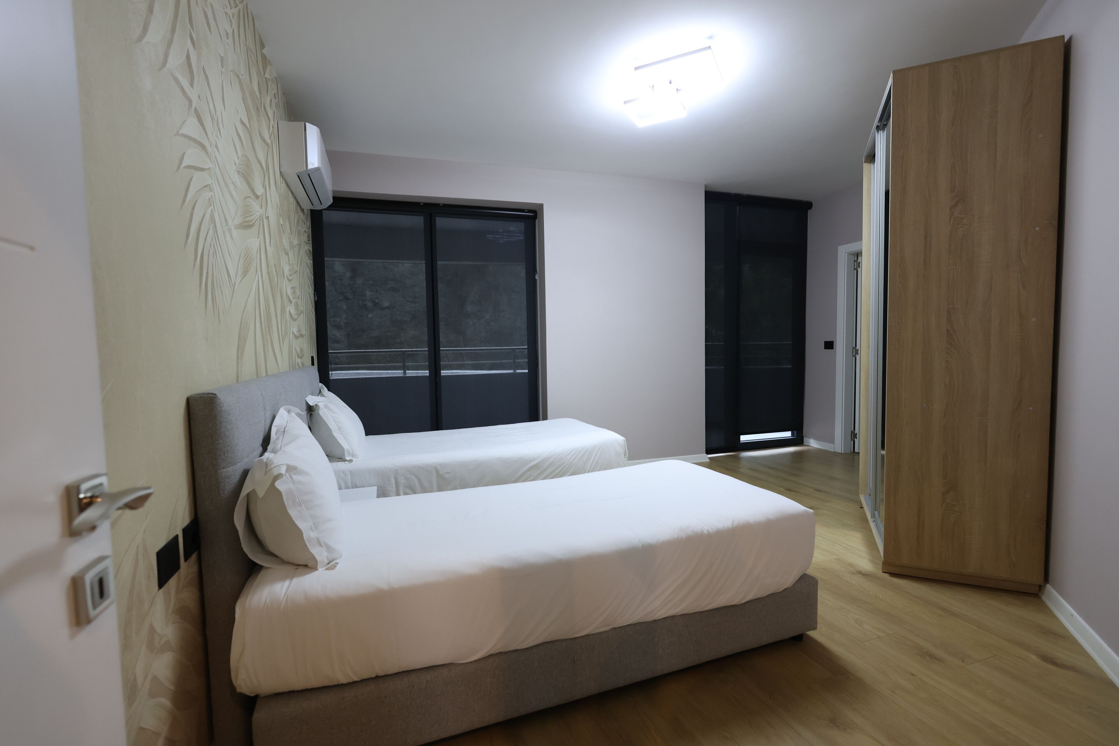 Departamento Deluxe | Ropa de cama hipoalergénica, minibar, escritorio y insonorización 