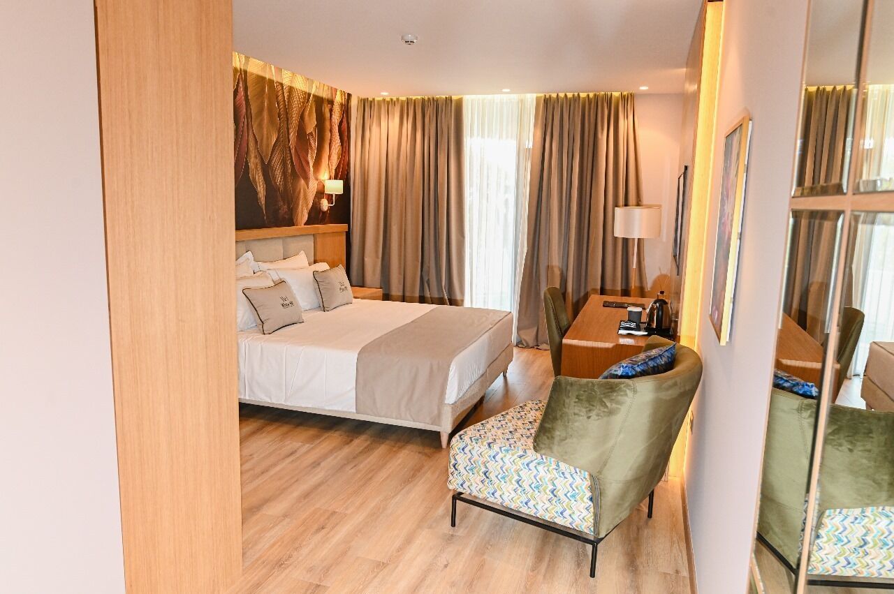 Junior Suite | Hypo-allergenic bedding, minibar, desk, soundproofing