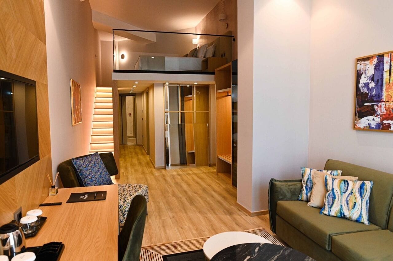 Deluxe Duplex, Garden View | Hypo-allergenic bedding, minibar, desk, soundproofing