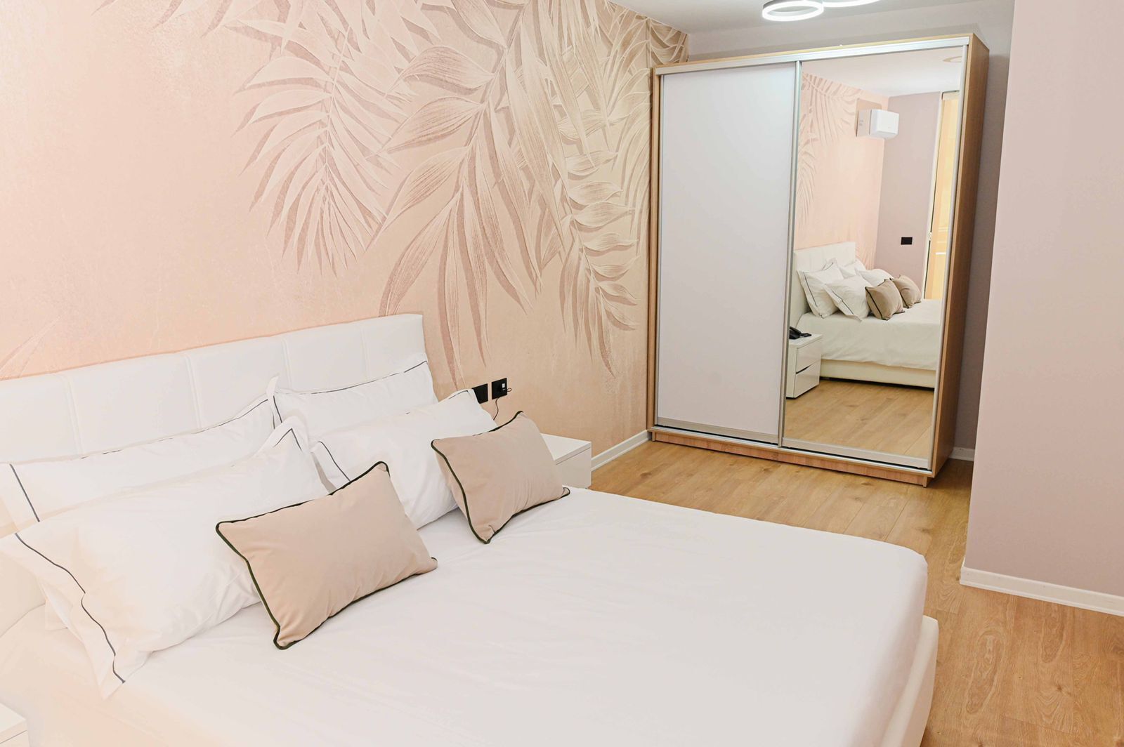 Comfort Apartment | Hypo-allergenic bedding, minibar, desk, soundproofing