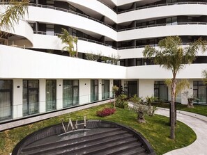 Exterior - White Hill Hotel Spa & Conference (Durres)