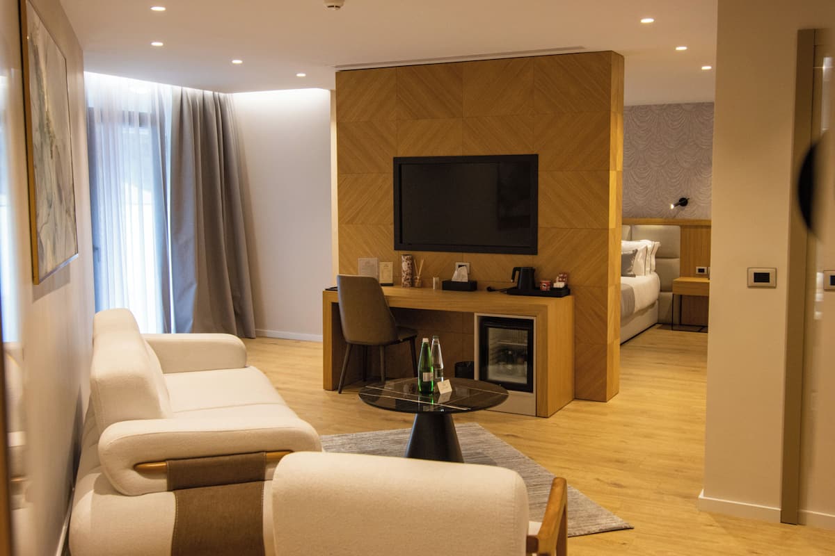 Suite ejecutiva | Ropa de cama hipoalergénica, minibar, escritorio y insonorización