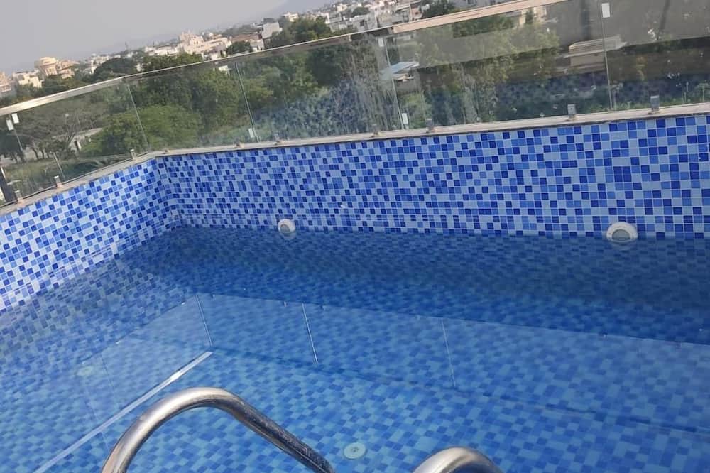 Hotel Lake Heart