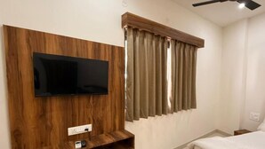 Deluxe Room, City View | WiFi (free) - Hotel Lake Heart  (Udaipur)