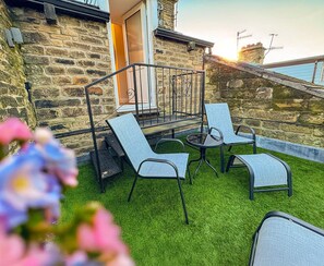 Terrace/patio - Located in the heart of Glossop in the High Peak, Westwood Boutique Aparthotel combines comfort with convenience. Set against the breath-taking backdrop of the Peak District. (Peak District)