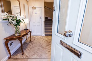 Interior - Located in the heart of Glossop in the High Peak, Westwood Boutique Aparthotel combines comfort with convenience. Set against the breath-taking backdrop of the Peak District. (Peak District)
