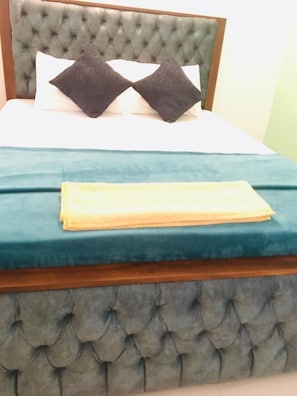 Standard Double Room, Balcony, Garden View | In-room safe, bed sheets - CASTILE INN (Puttalam)