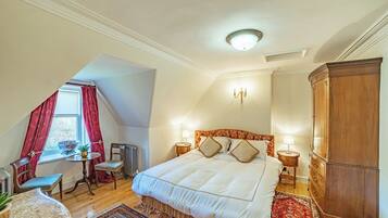 4 bedrooms, iron/ironing board, travel crib, WiFi