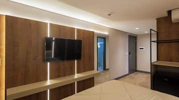 Tomannsrom – deluxe | Safe på rommet, blendingsgardiner og wi-fi (inkludert)