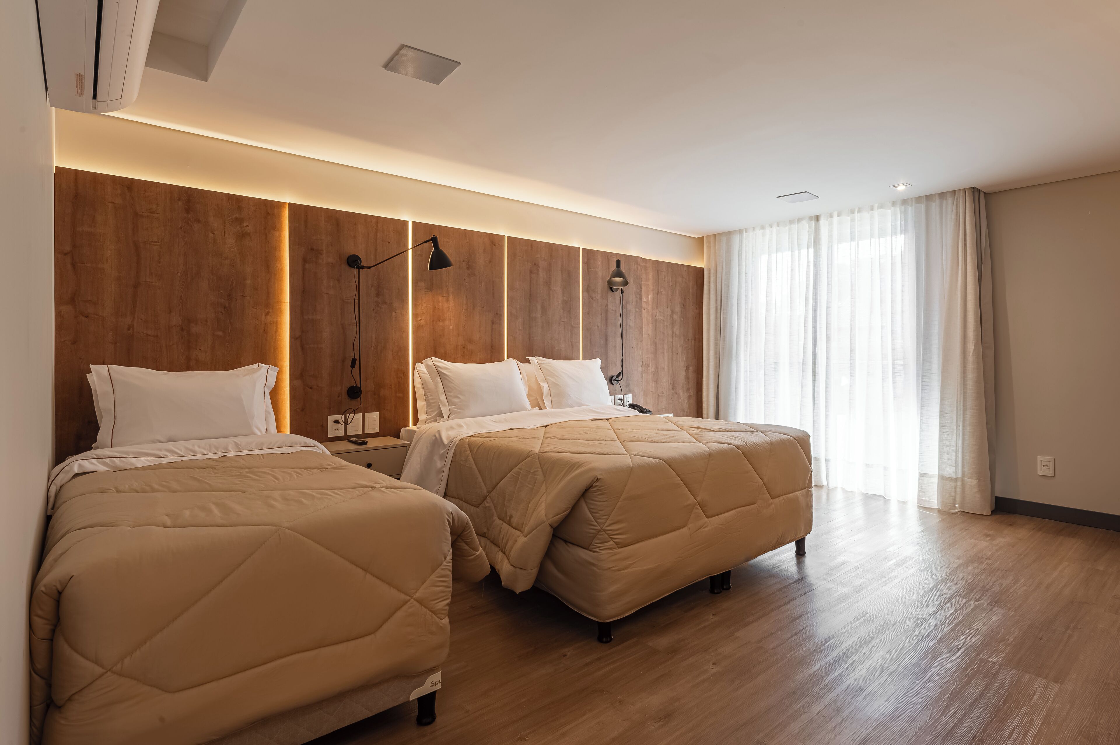 In-room safe, blackout drapes, free WiFi